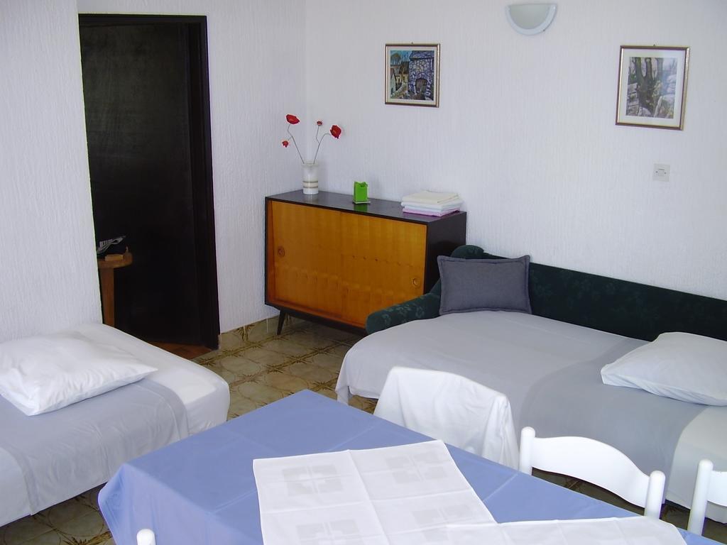 Petar Apartment Omiš Habitación foto