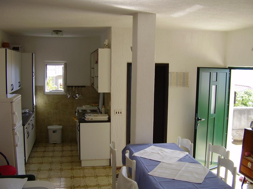 Petar Apartment Omiš Habitación foto